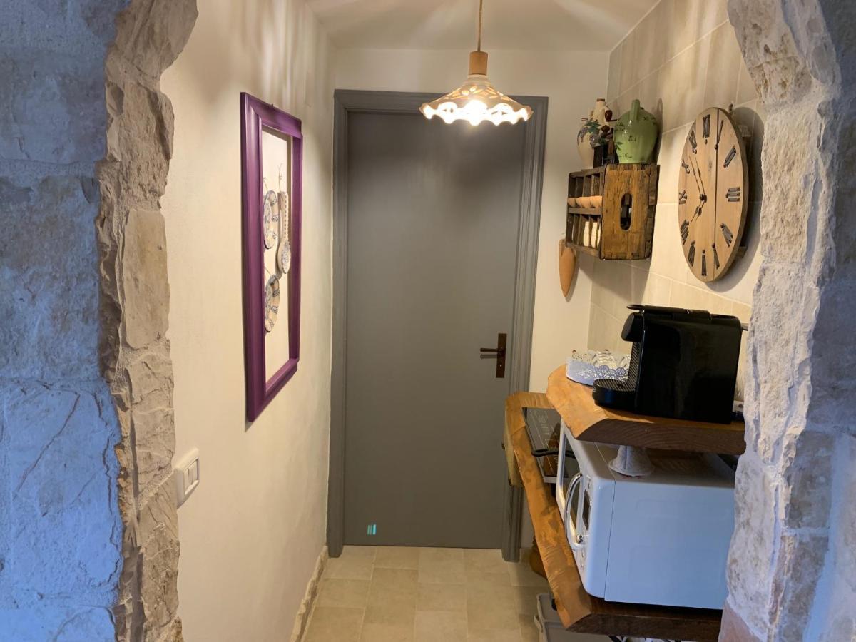 Гостевой дом Trulli Santa Maria Odegitria Relais Остуни Экстерьер фото