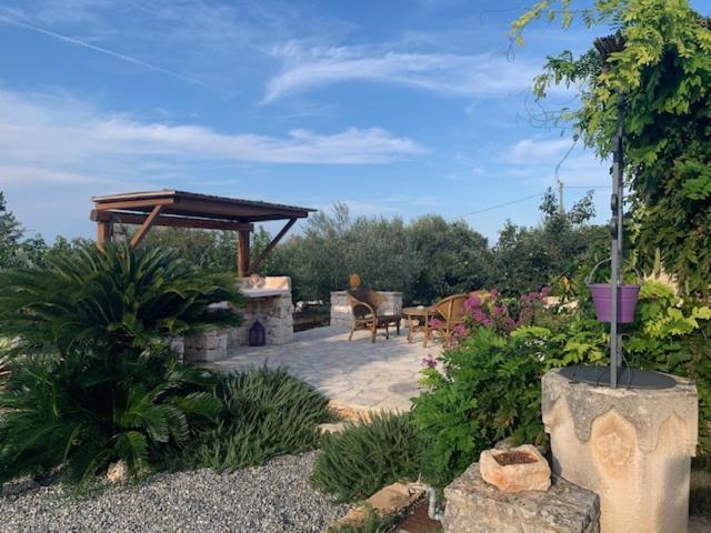 Гостевой дом Trulli Santa Maria Odegitria Relais Остуни Экстерьер фото